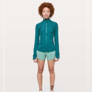 Lululemon Tracker V* 4”